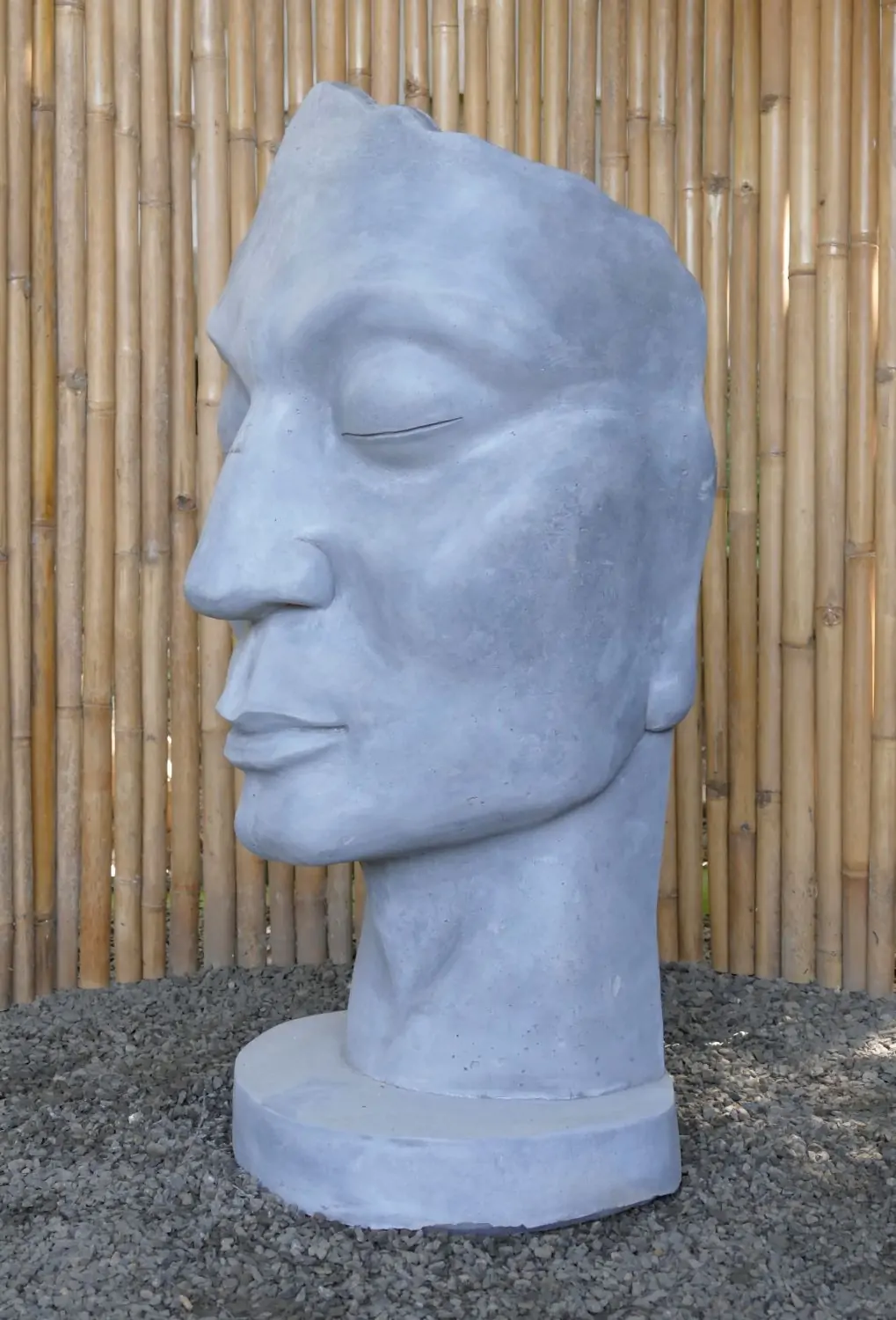 Product image 9 of the product “Aras - Face looking to the right, 120 cm H | cast stone ”